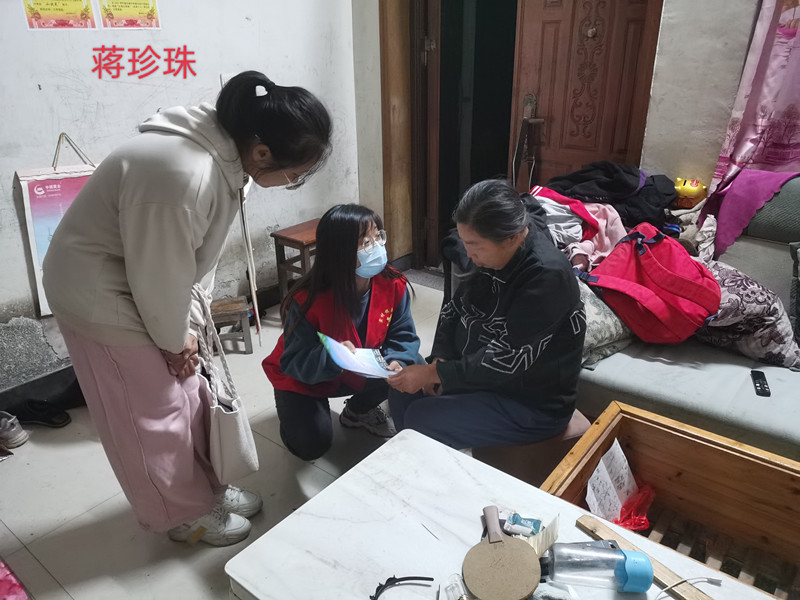 皖黟縣宏村鎮(zhèn)：燈光為號(hào)  農(nóng)家報(bào)到