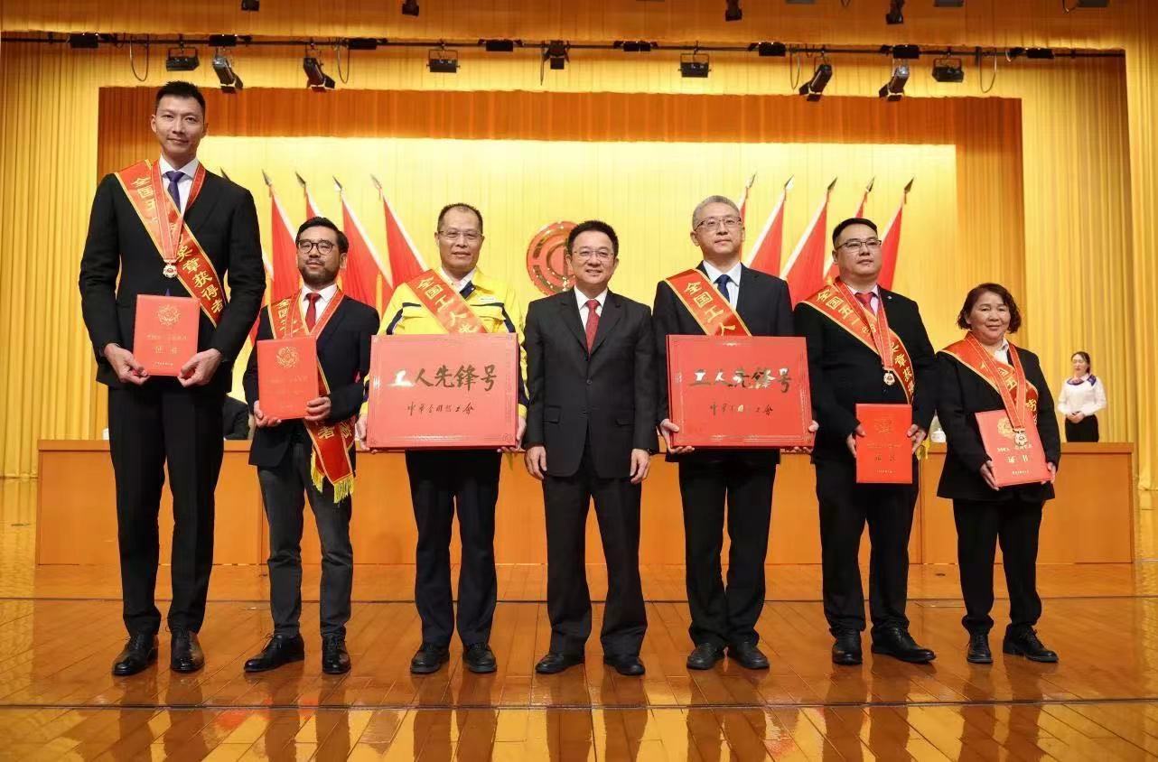 深圳福田體育名人易建聯(lián)榮獲全國五一勞動獎章