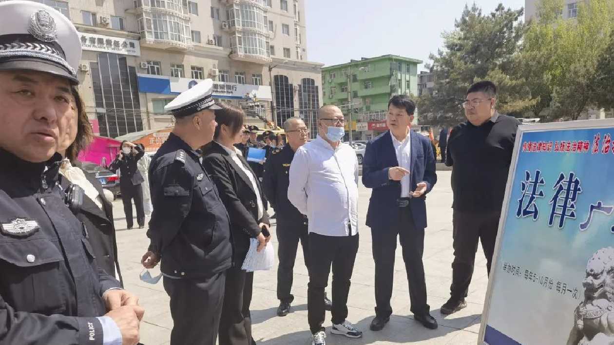 哈市香坊區(qū)開展道路交通安全和運輸執(zhí)法領(lǐng)域突出問題專項整治普法宣傳活動