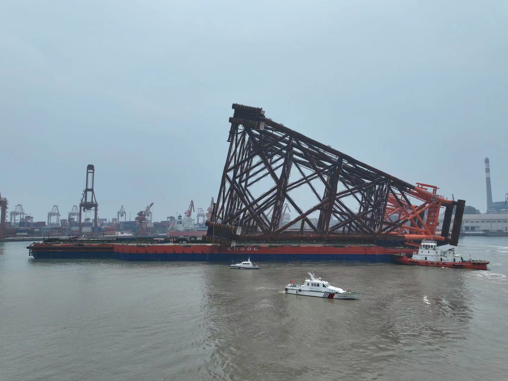 深南山海事局保駕護(hù)航 「海洋石油299」安全駛離