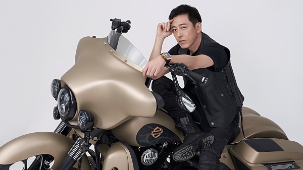 【時(shí)尚】呂頌賢X萬(wàn)希泉 疾風(fēng)陀飛輪