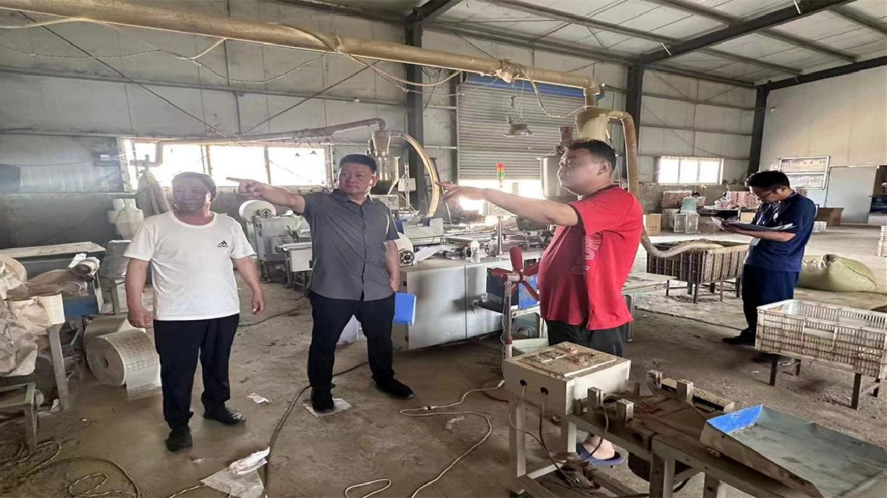 河南南召皇后鄉(xiāng):織密就業(yè)車間安全「防護(hù)網(wǎng)」