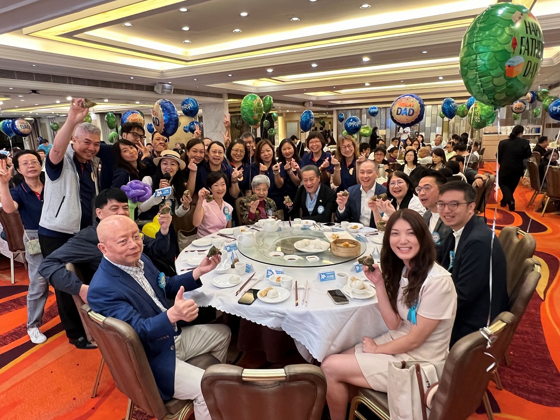 200基層家庭歡度父親節(jié)