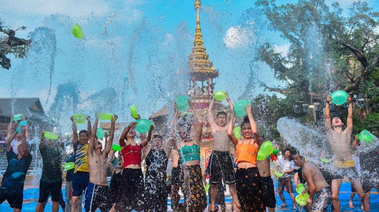 引燃鵬城文旅消費(fèi)「新藍(lán)海」 歡樂谷「深圳城市狂歡季」啟幕