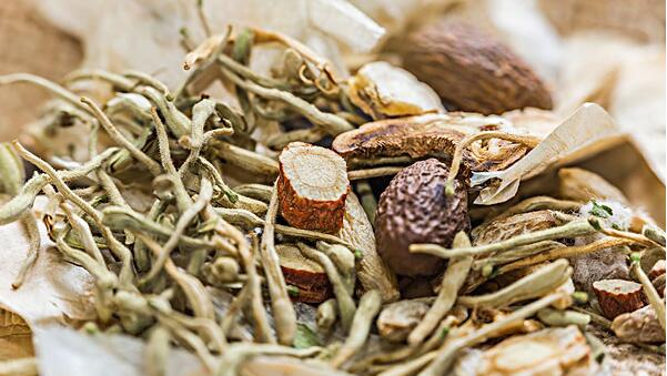 【財通AH】中藥板塊下挫 關(guān)注長期機會