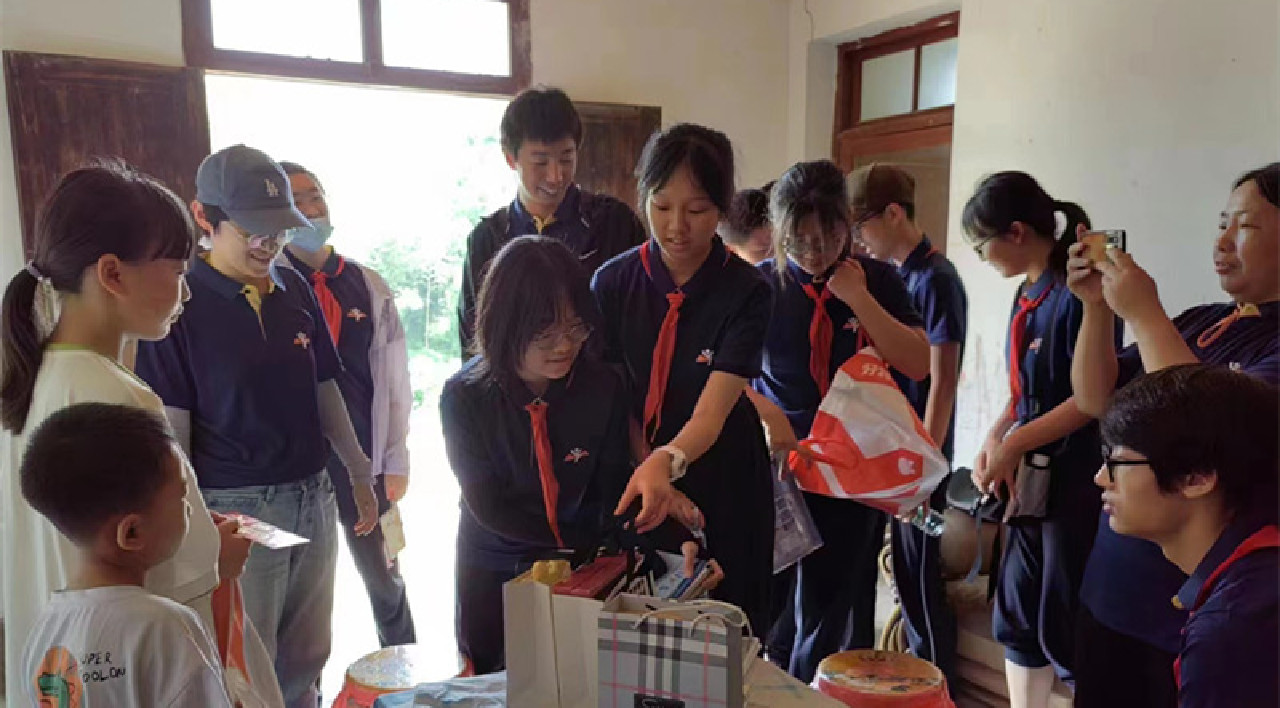 皖黃山區(qū)：愛訪黃山古鎮(zhèn)  情滿上海羅陽(yáng)