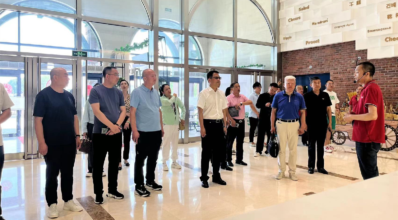 哈市工商聯(lián)民企家調(diào)研哈經(jīng)開區(qū)、平房區(qū)  攜手賦能產(chǎn)業(yè)發(fā)展