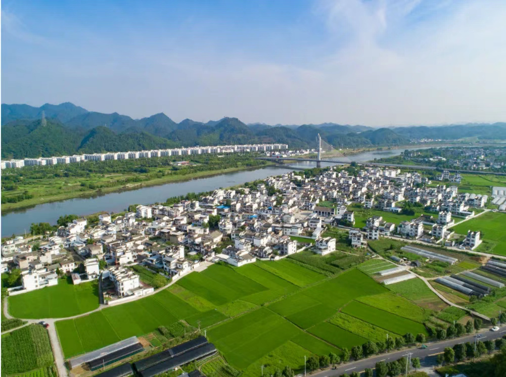 皖屯溪：村民變掌柜  南溪南發(fā)展多姿彩