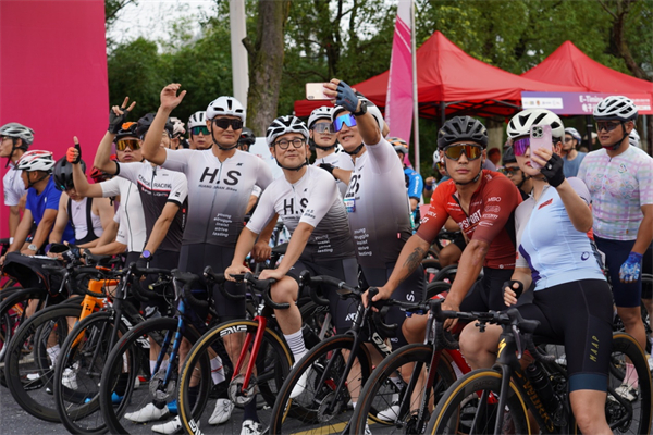 「騎」聚昱城沿江飛馳  2023 「環(huán)黃山賽」屯溪競逐