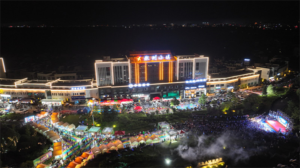 「夜態(tài)」變業(yè)態(tài)增添新活力 「潛口夜市」助燃徽州夜經(jīng)濟(jì)