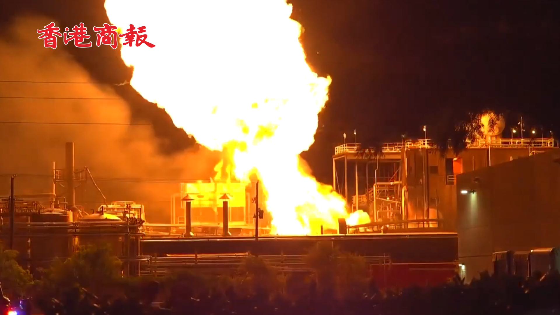 有片 | 美國(guó)得州一塗料工廠發(fā)生爆炸 「火球」騰空而起