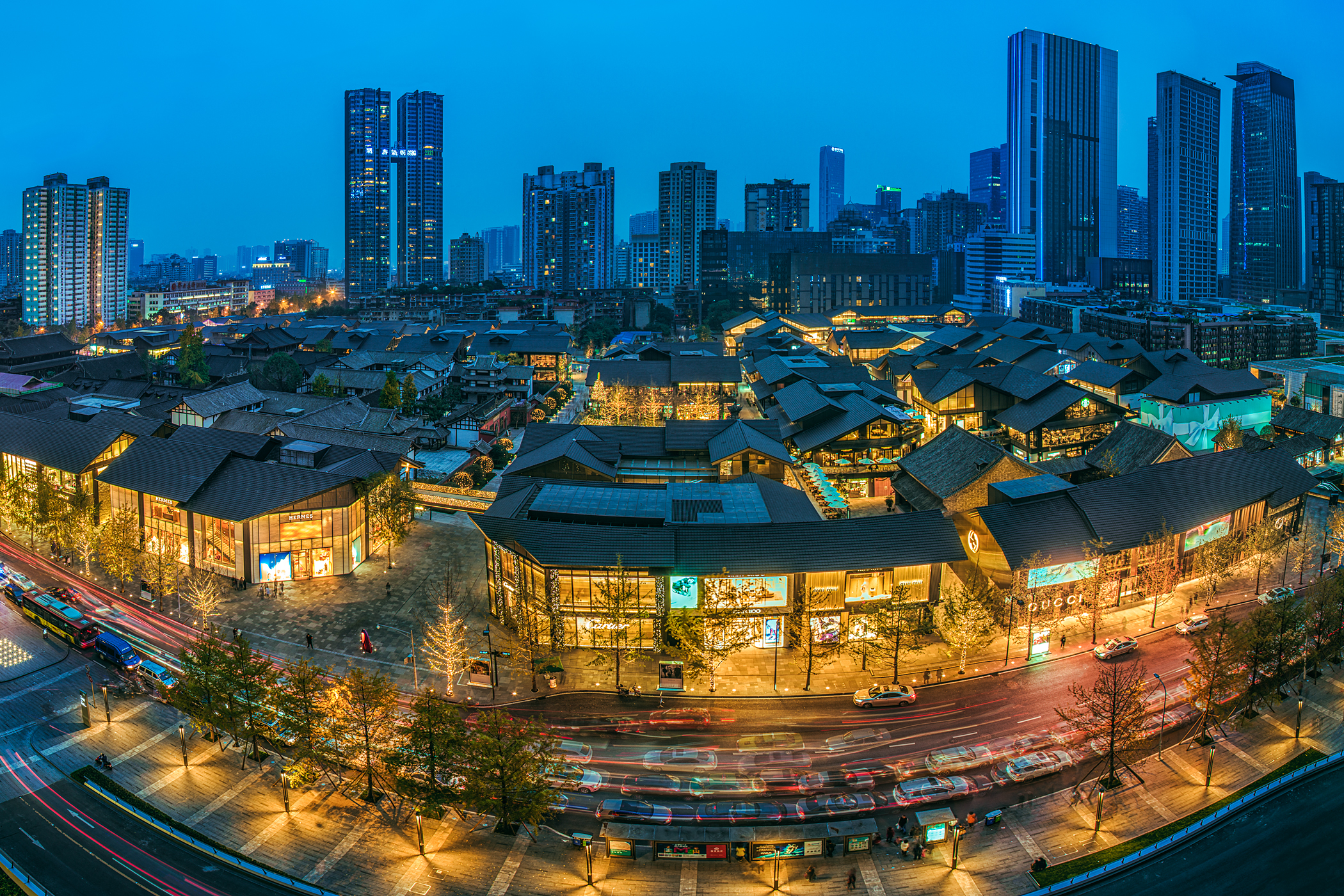 在成都錦江街頭走一走  感受天府文化與新潮時(shí)尚的脈動(dòng)