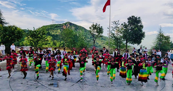 雲(yún)南南澗開展暑期兒童關(guān)愛服務(wù)活動(dòng)