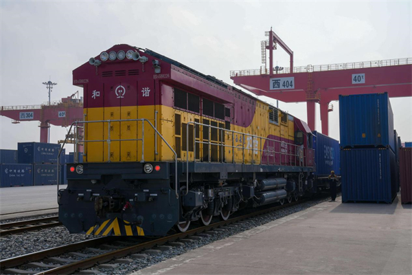 「西安港—比利時(shí)·安特衛(wèi)普」隆基海鐵聯(lián)運(yùn)專列首發(fā)