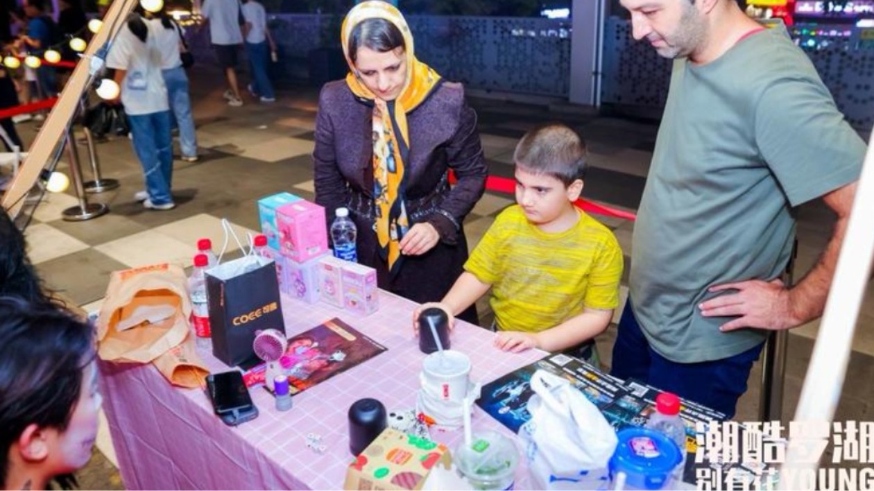 促潮流經(jīng)濟(jì)  深圳羅湖沉浸式文旅體驗(yàn)活動(dòng)熱鬧上演