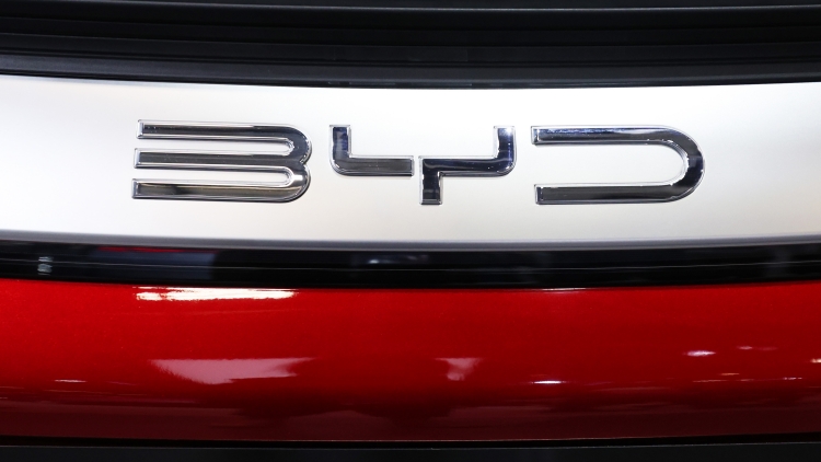 158億購(gòu)內(nèi)地手機(jī)零件生產(chǎn)業(yè)務(wù) 比亞迪電子股價(jià)逆市跌