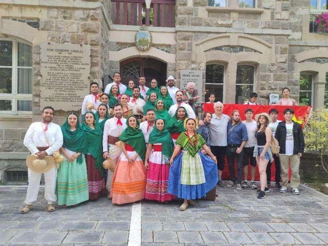 濰坊高新區(qū)（上海）新紀(jì)元學(xué)校代表團(tuán)走進(jìn)意大利米蘭