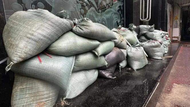 颱風(fēng)蘇拉 | 九號(hào)風(fēng)球已生效！香港多區(qū)水浸……