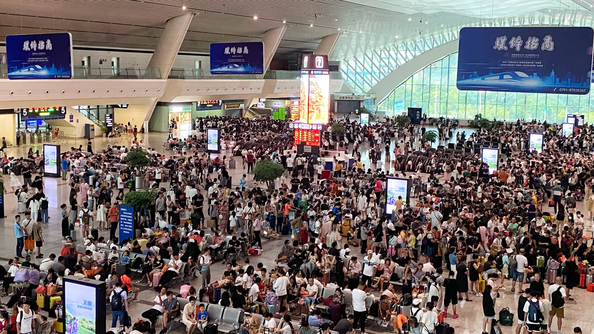 廈門火車站暑運到發(fā)旅客量597.2萬人次