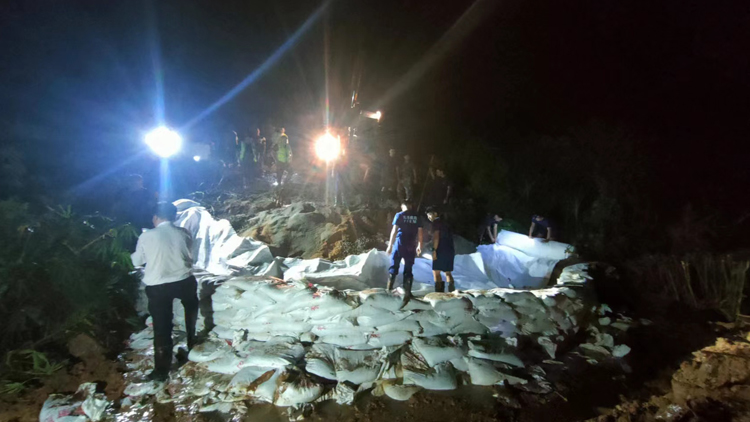 受颱風(fēng)「蘇拉」影響 雲(yún)浮郁南羅定江連灘站出現(xiàn)50年一遇洪峰