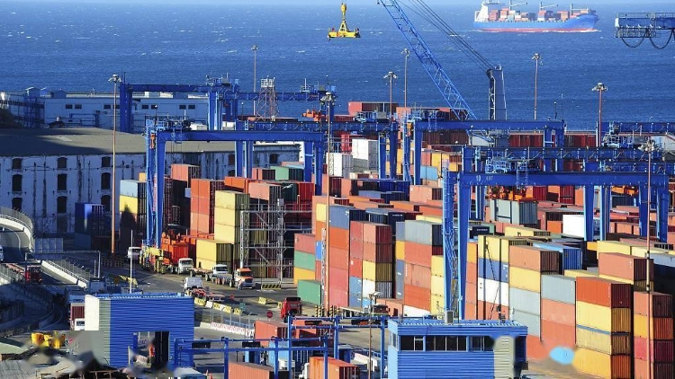 中國8月進(jìn)出口降幅收窄 未來有望持續(xù)改善