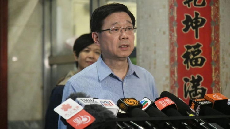 多圖 | 李家超視察耀東邨山泥傾瀉 政府會全力應對並總結經(jīng)驗