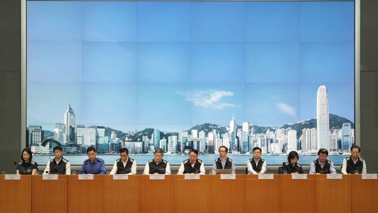 世紀(jì)暴雨襲港 「超」班點睇點講？政府聯(lián)合記者會公布應(yīng)對詳情