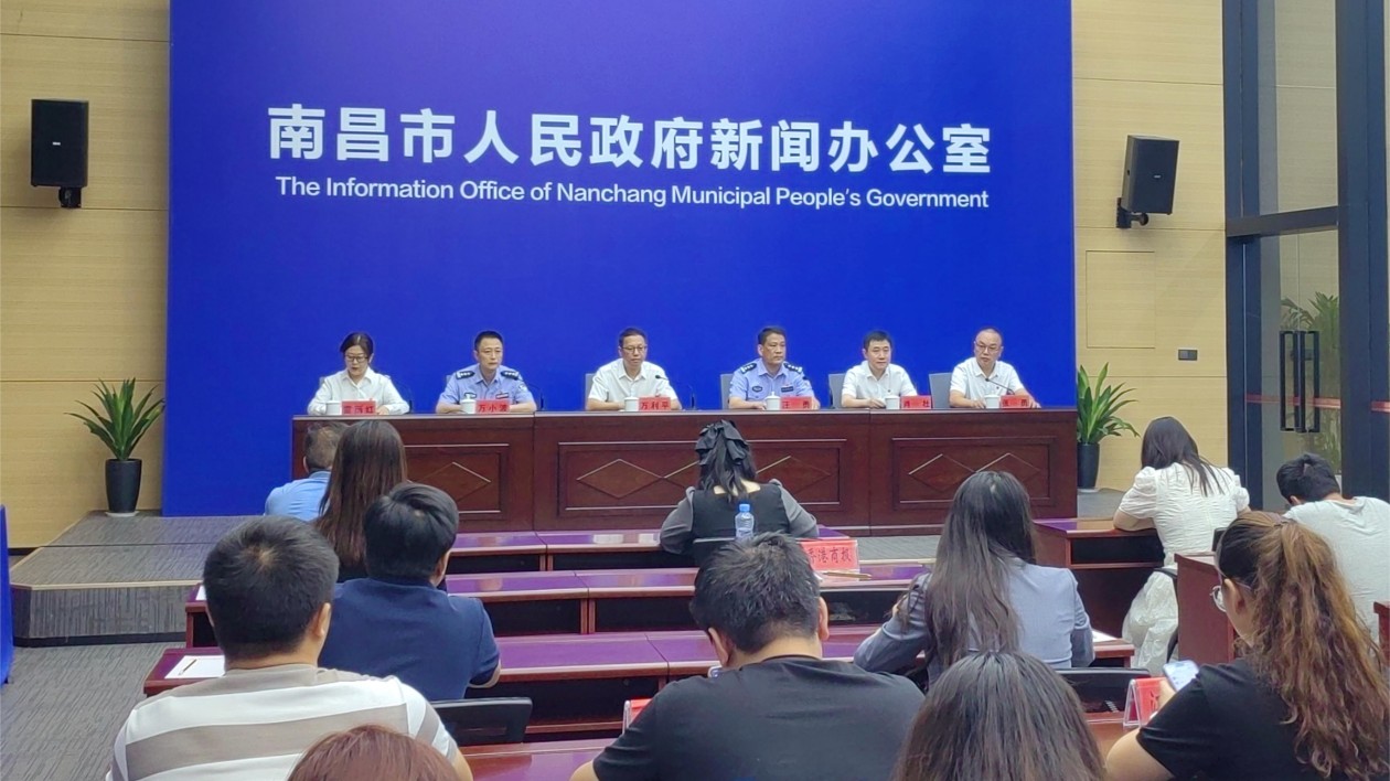 2公裏超長(zhǎng)煙花陣地！贛南昌國(guó)慶再迎煙花盛會(huì)