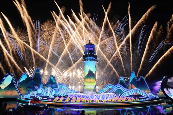 傳統(tǒng)文化與現(xiàn)代文明輝映