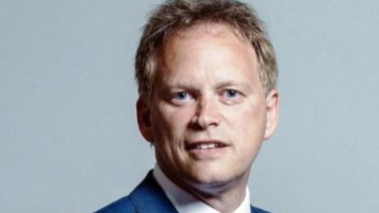 英國防大臣：英國將向烏克蘭提供數(shù)萬枚炮彈