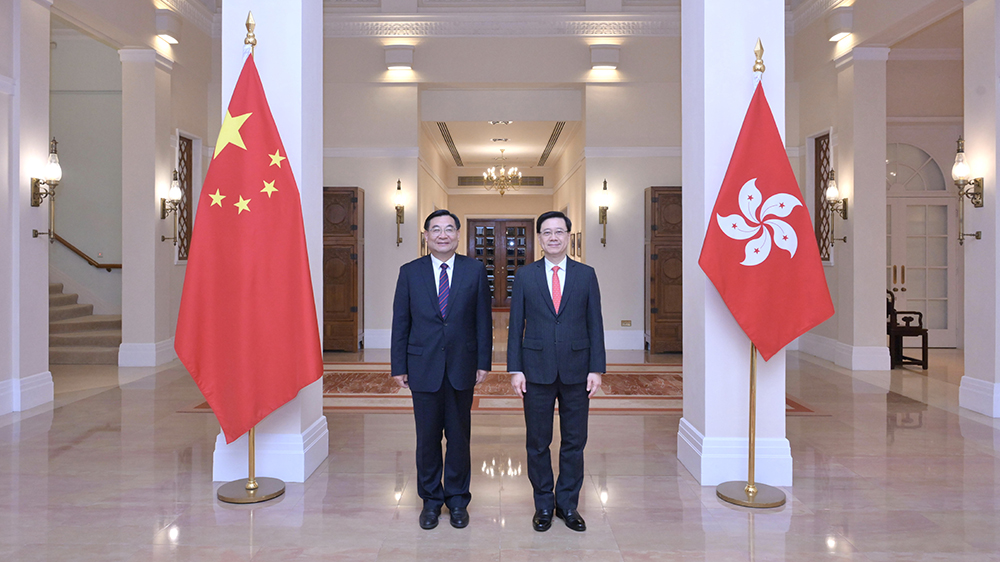 李家超歡迎胡和平率團訪港 就文化藝術(shù)和旅遊合作交流