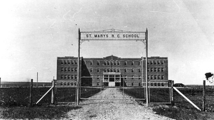 加拿大一原住民部落調(diào)查確認無標記墓穴有158名兒童屍骸