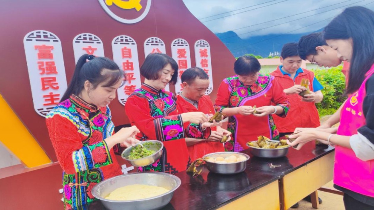 雲(yún)南祿勸：民族團(tuán)結(jié)進(jìn)步激發(fā)聚合效應(yīng)賦能鄉(xiāng)村振興