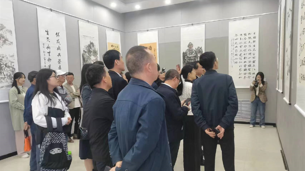 「洮黃石榴情·共築中國(guó)夢(mèng)」書法美術(shù)攝影聯(lián)展白銀開展