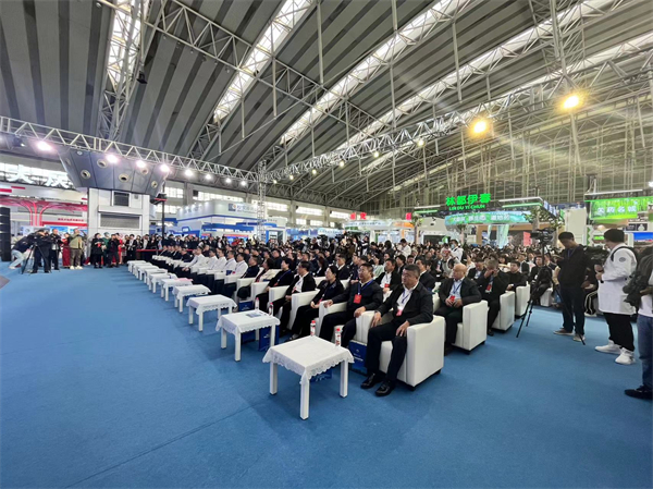 王學(xué)斌：全力擦亮「寒地龍藥」金字招牌 為中醫(yī)藥產(chǎn)業(yè)構(gòu)築新優(yōu)勢