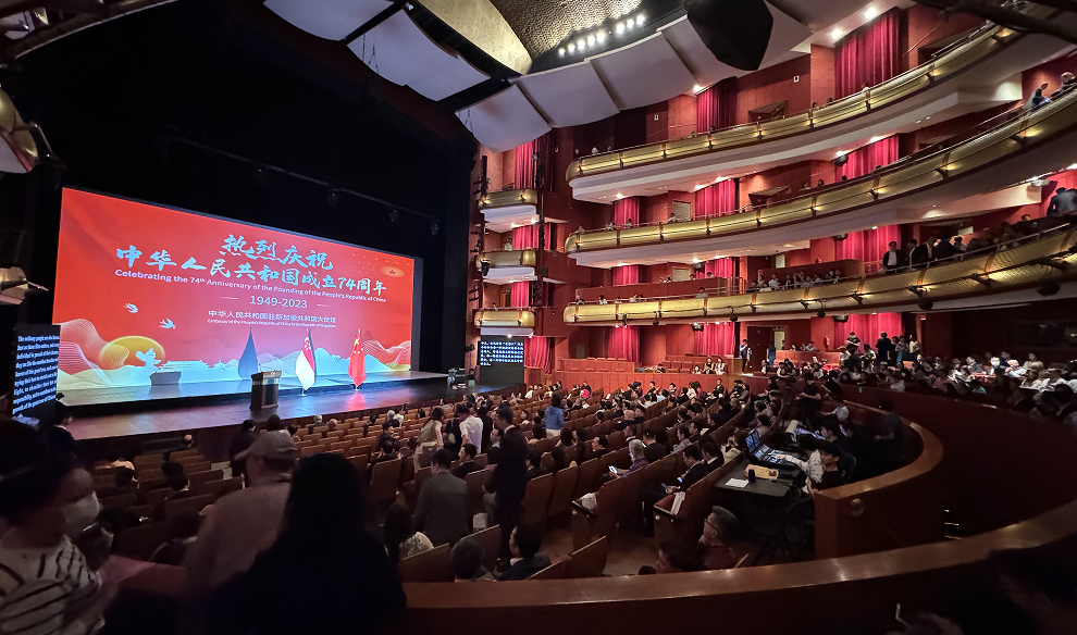 掌聲如雷，多次返場！《詠春》新加坡首秀「驚艷」