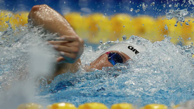 港隊(duì)亞運(yùn)直擊 | 0.08秒僅負(fù)張雨霏 何詩蓓女子50米自由泳得銀