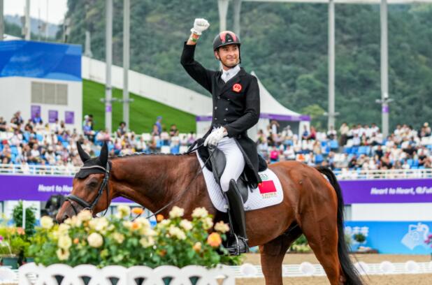 【亞運(yùn)奪冠】歷史突破！中國(guó)隊(duì)獲馬術(shù)三項(xiàng)賽團(tuán)體、個(gè)人金牌 