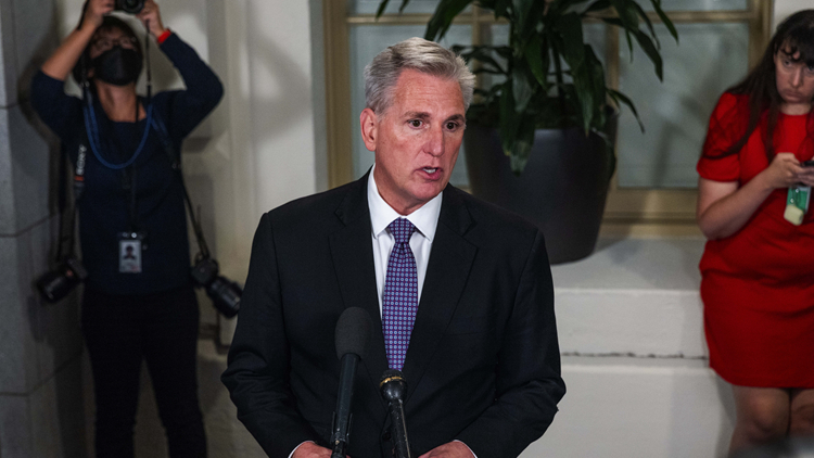 美國(guó)眾議院投票罷免共和黨籍眾議長(zhǎng)麥卡錫