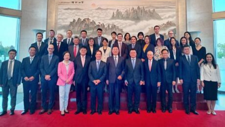 中國駐美大使謝鋒同中美知名學(xué)者座談交流