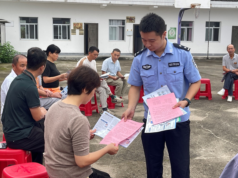皖黃山區(qū)仙源鎮(zhèn)：小小「板凳會」 反詐「大課堂」