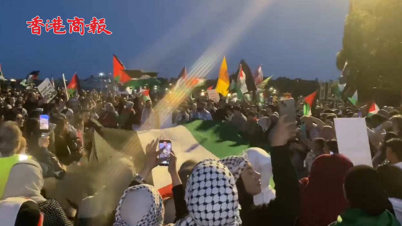 有片丨巴勒斯坦支持者衝擊悉尼歌劇院 現(xiàn)場燃燒國旗