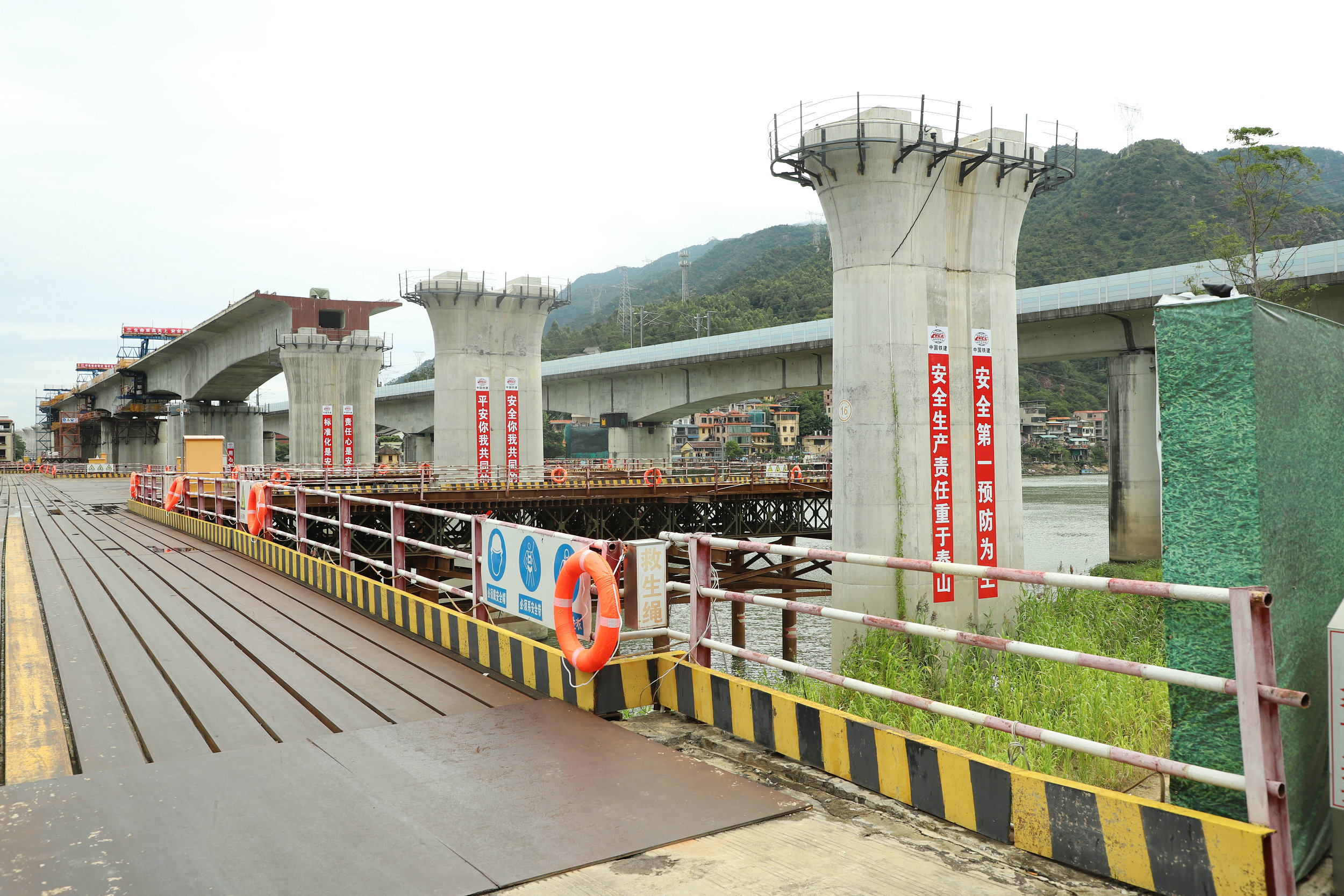 廣清城際北延線北江特大橋跨江段連續(xù)梁合龍  將促進(jìn)清遠(yuǎn)融灣進(jìn)程