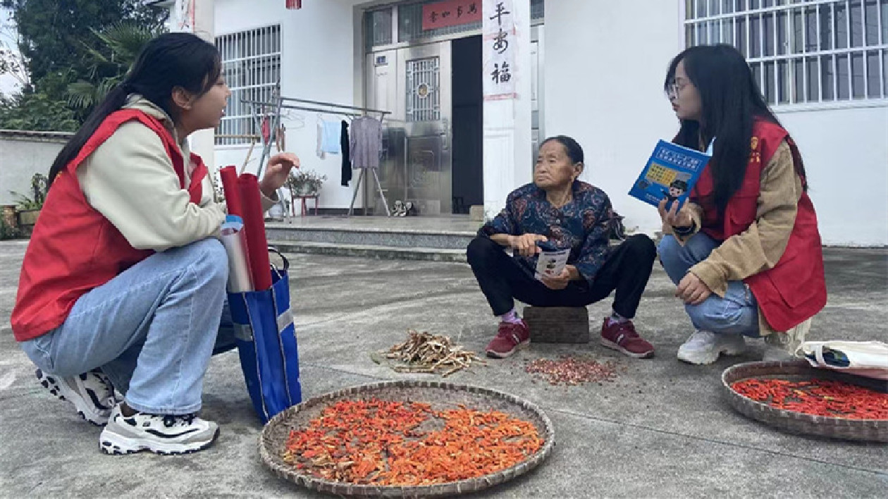 廣宣傳見行動(dòng)  皖黟縣美溪鄉(xiāng)上門入戶「暖民心」