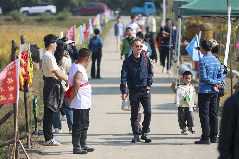 皖黃山區(qū)：鄉(xiāng)野多樂趣  青春「田園詩」
