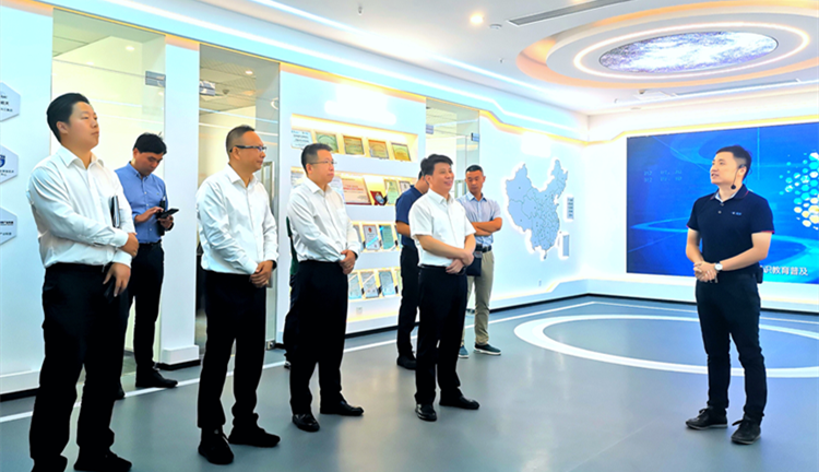 廣東省通信管理局黨組成員、副局長肖永忠一行赴深圳觀安考察調研