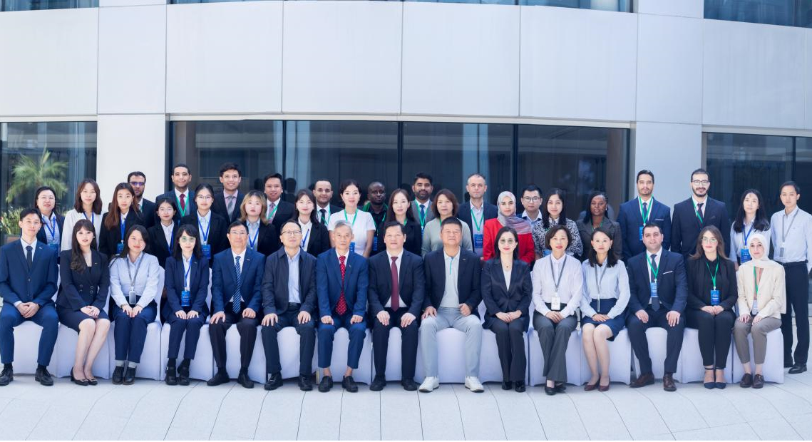 為消除白內(nèi)障致盲貢獻(xiàn)中國力量  11個亞非拉國家眼科醫(yī)師來湘接受培訓(xùn)