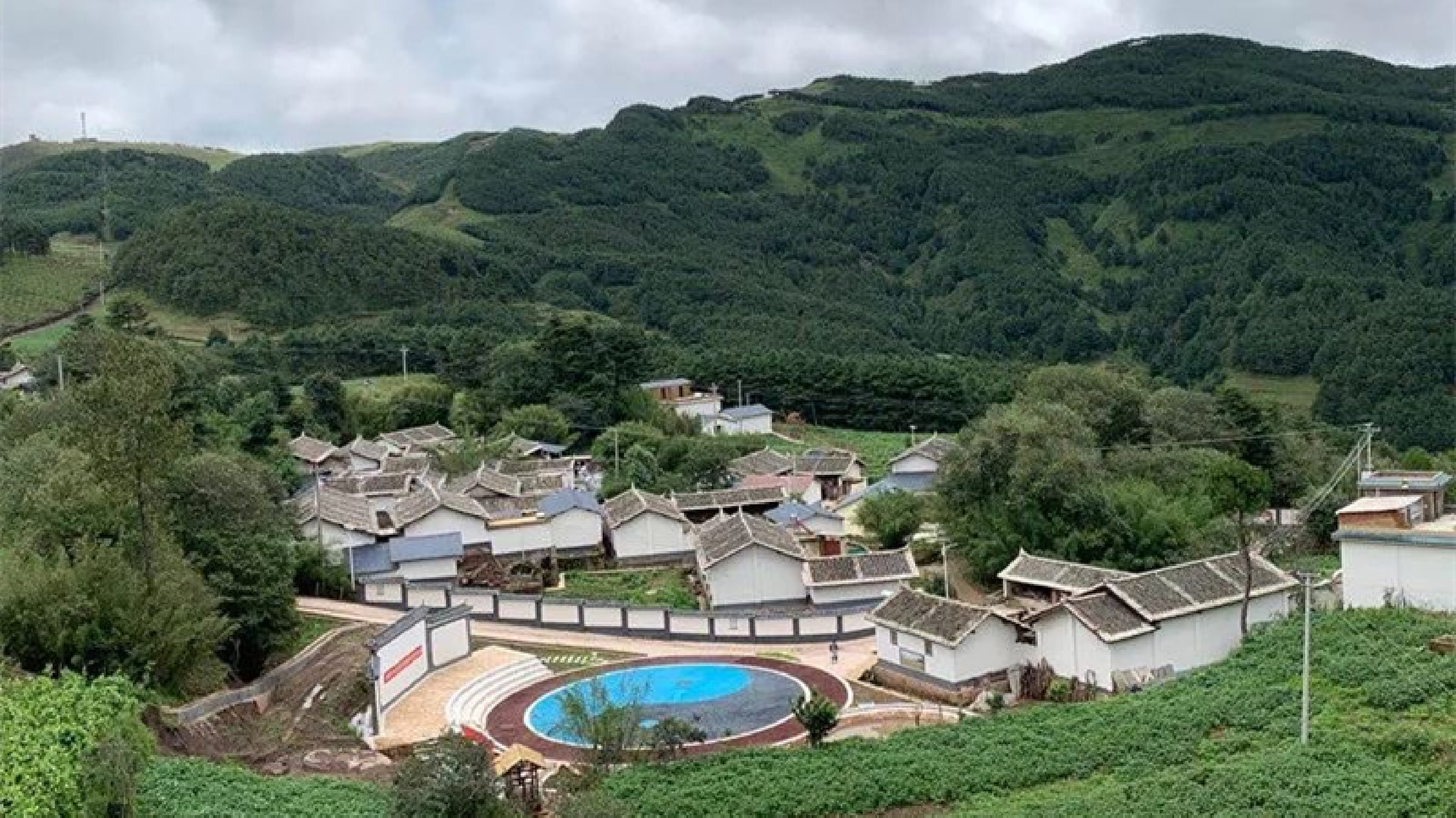 雲(yún)南祿勸：美麗鄉(xiāng)村建設(shè)  推動民族團(tuán)結(jié)進(jìn)步示範(fàn)創(chuàng)建提速增效