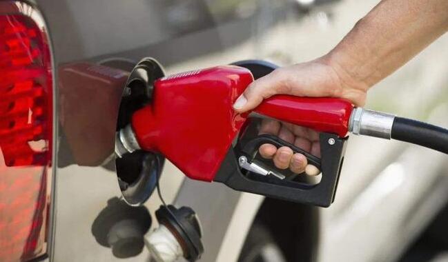 油價下調！加滿一箱92號汽油少花2.5元