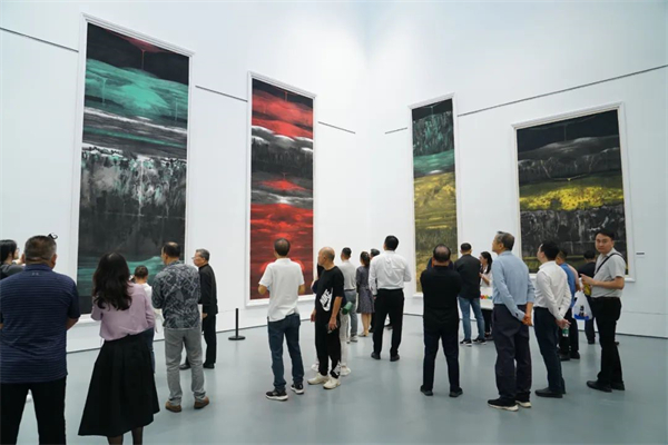 「天地人和·大道不孤」盧禹舜畫展在深圳大芬美術(shù)館開幕